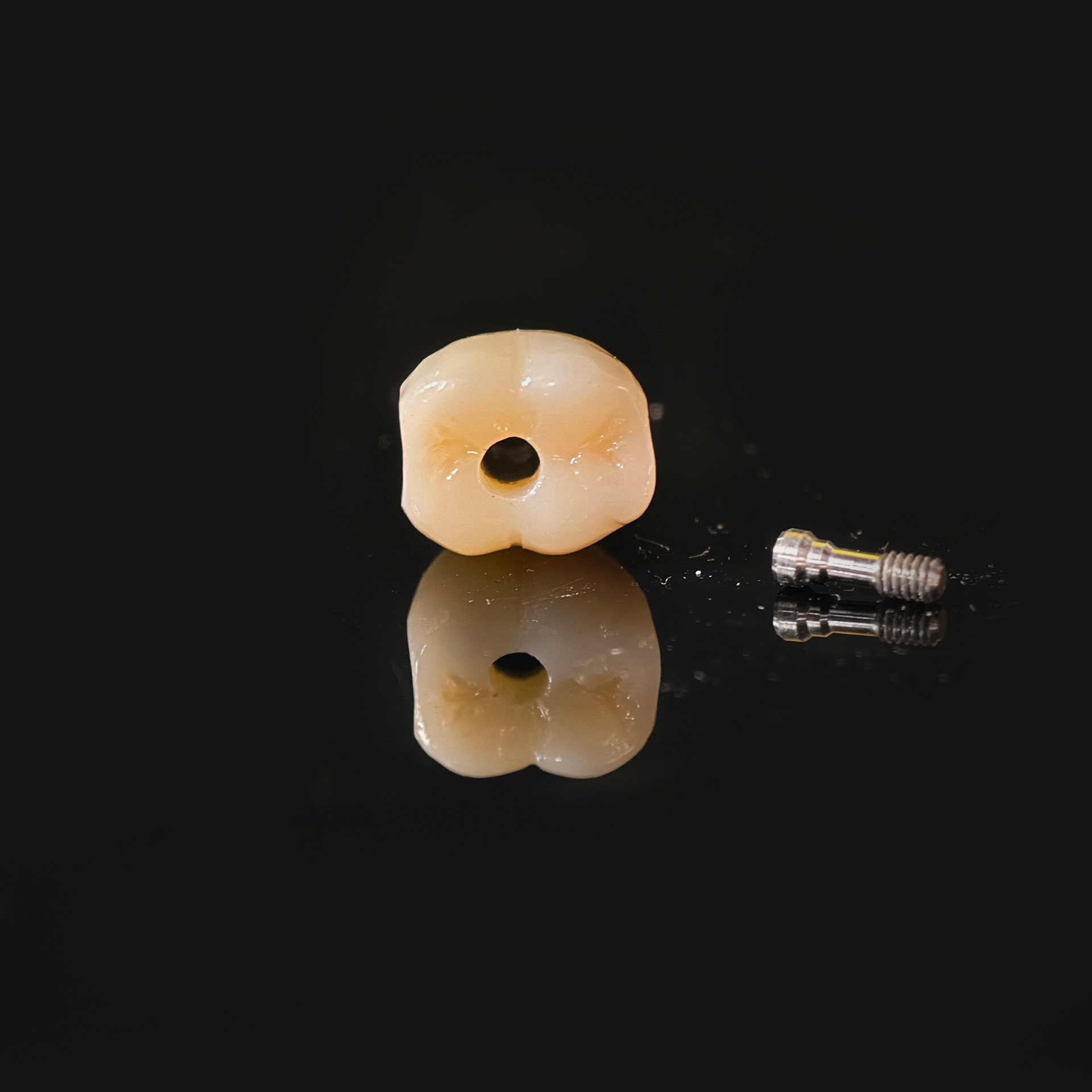 Zirconia crown with screw retained