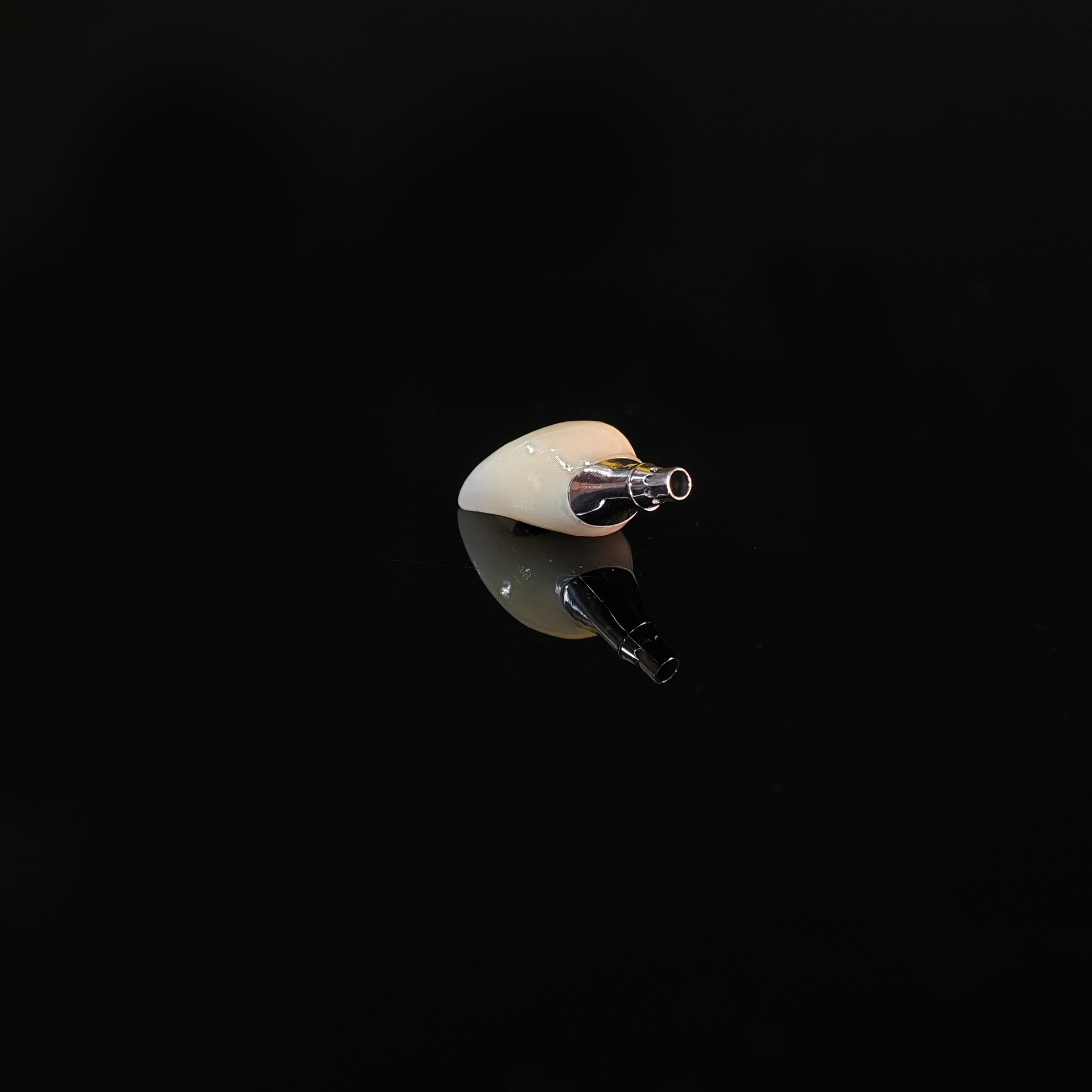 Zirconia crown with screw retained