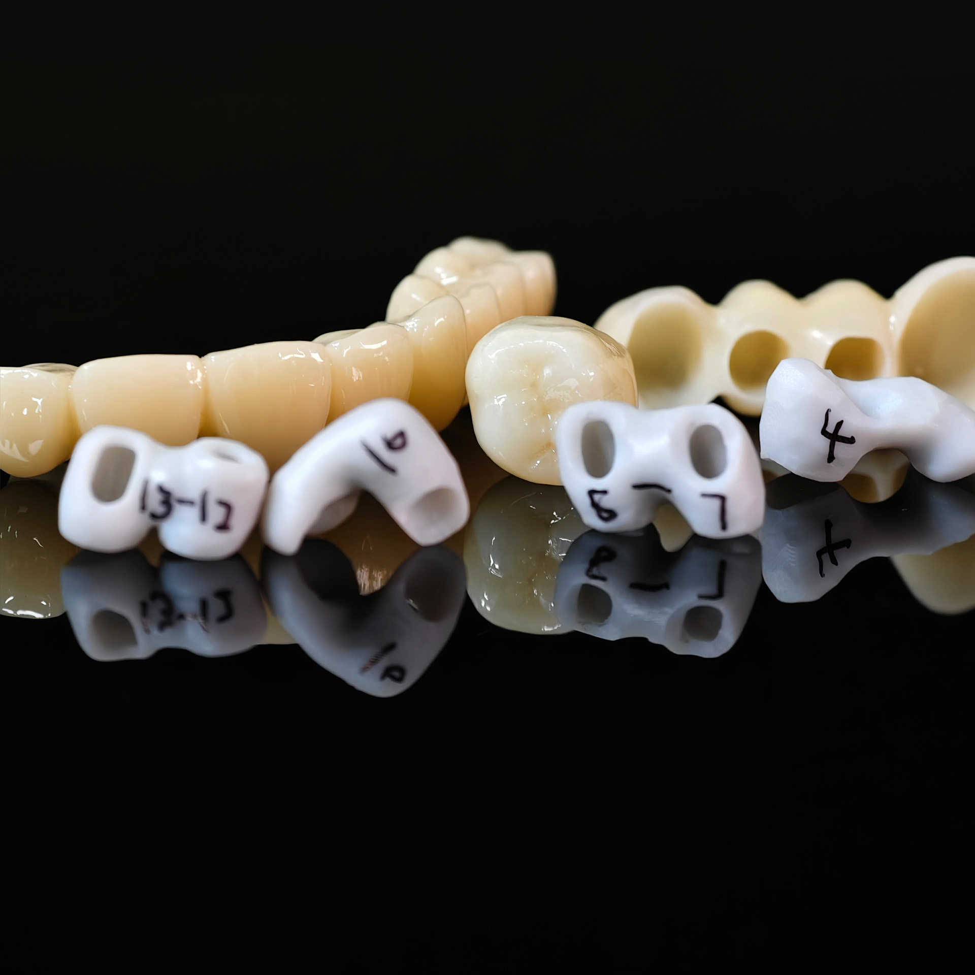 Zirconia implant bridge Screwmentable de