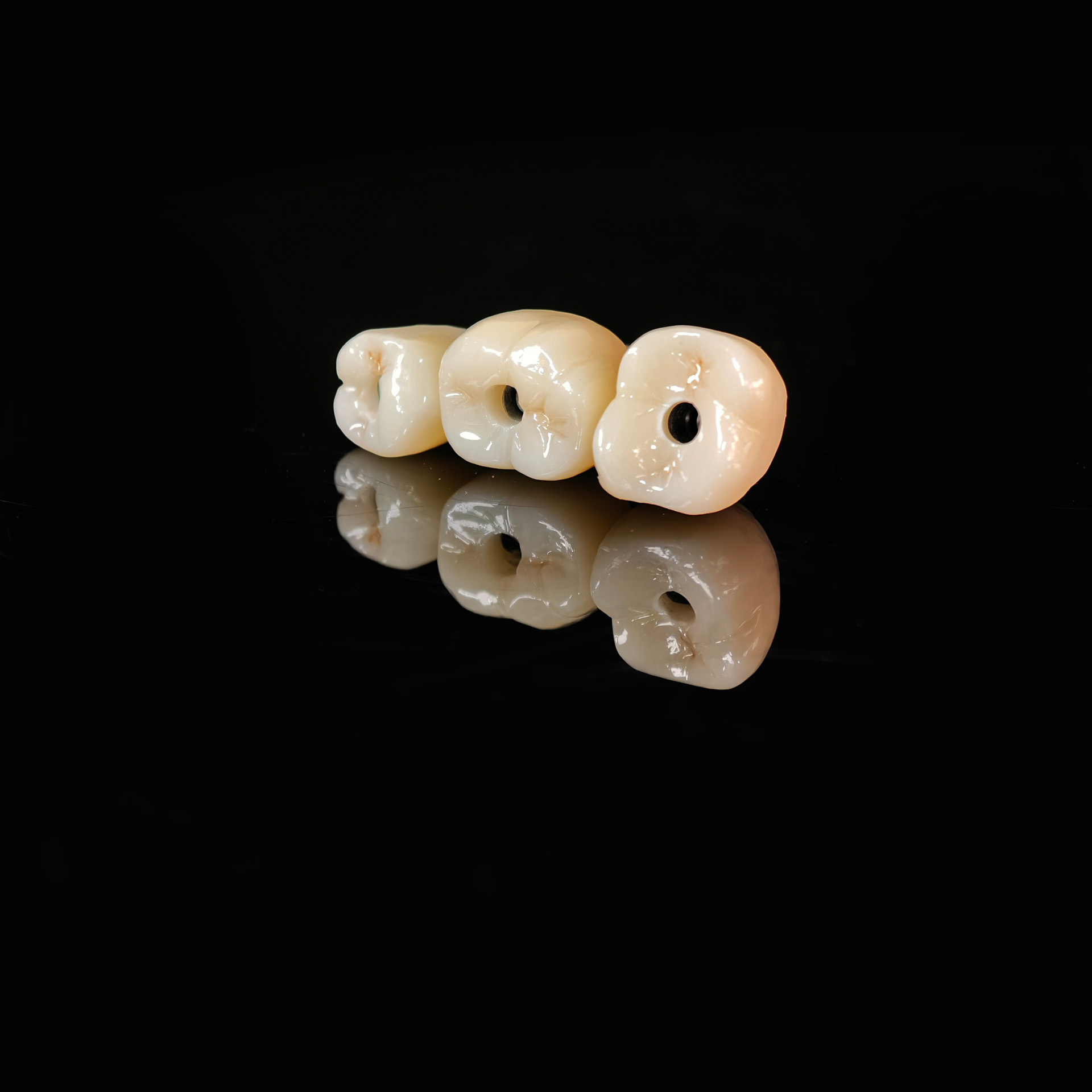 Zirconia crowns with screw retained