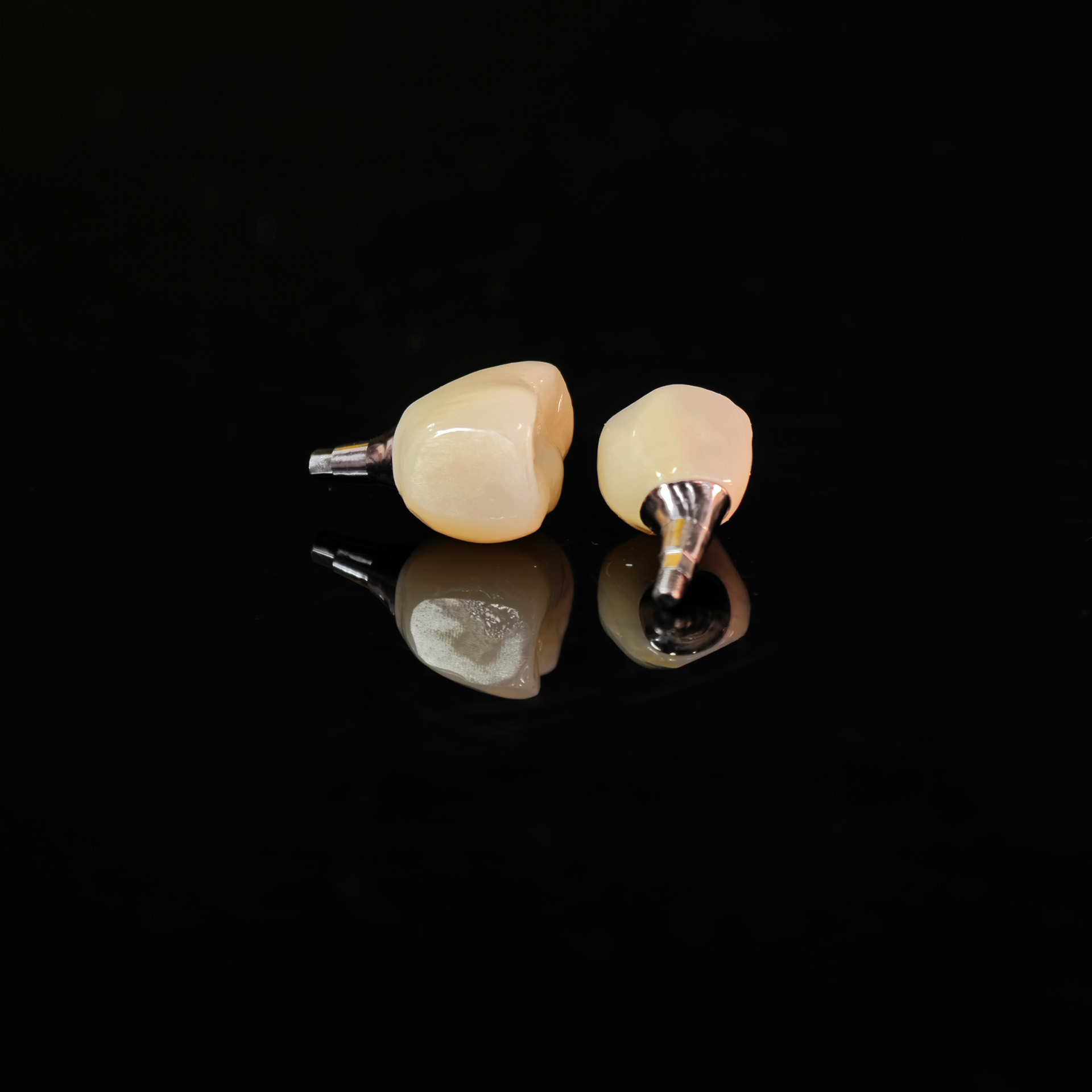 Zirconia crowns with screw ret