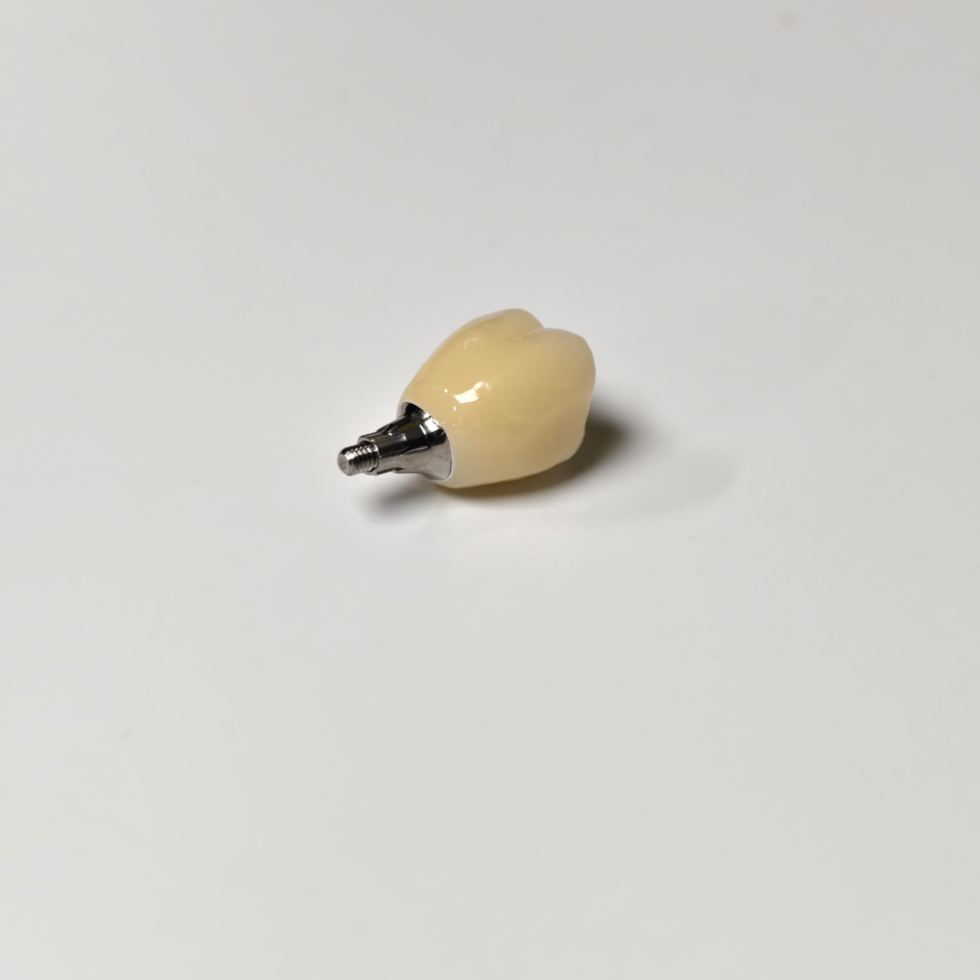 Zirconia crown with screw retained